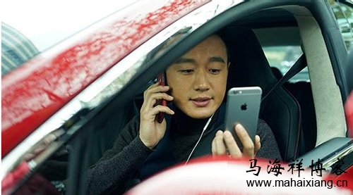 明星佟大为驾驶着售价近100万元的特斯拉电动汽车,作为一名Uber的司机满市转悠着拉客 从Uber的运营策略中学习如何做好产品运营